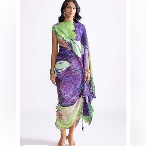 Saakshi & Kinni micro pleated dress